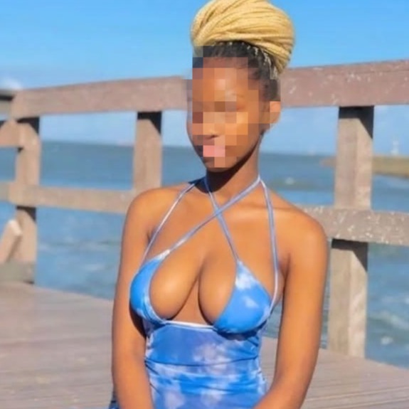 Mercy is your hot and sexy kisumu escort that will give you hot sex and sweet blowjobs